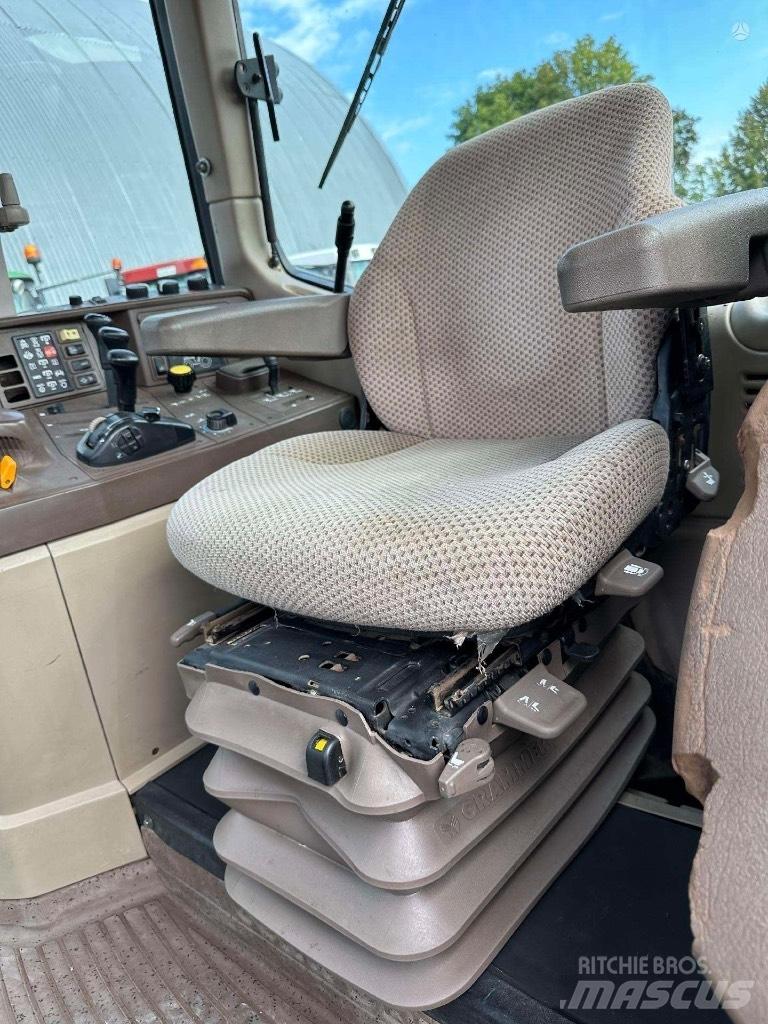 John Deere 6820 AP الجرارات