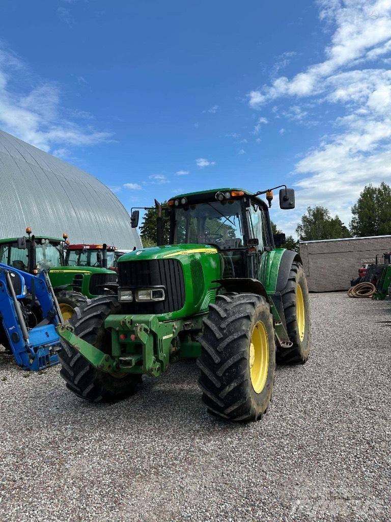 John Deere 6820 AP الجرارات