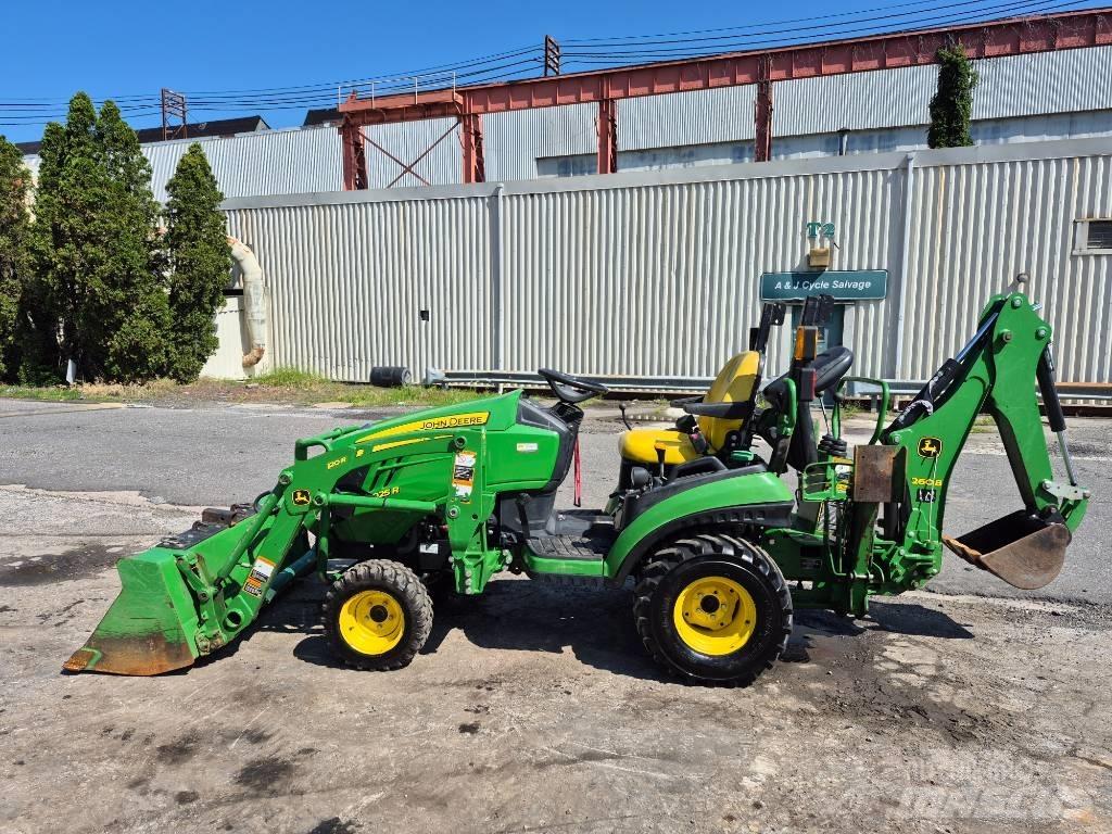 John Deere 1025 R الجرارات