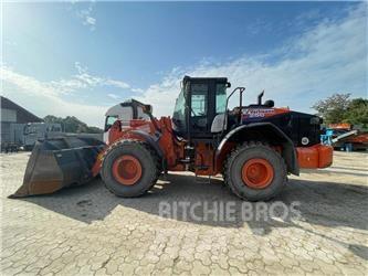 Hitachi ZW 250-6 لوادر بعجل