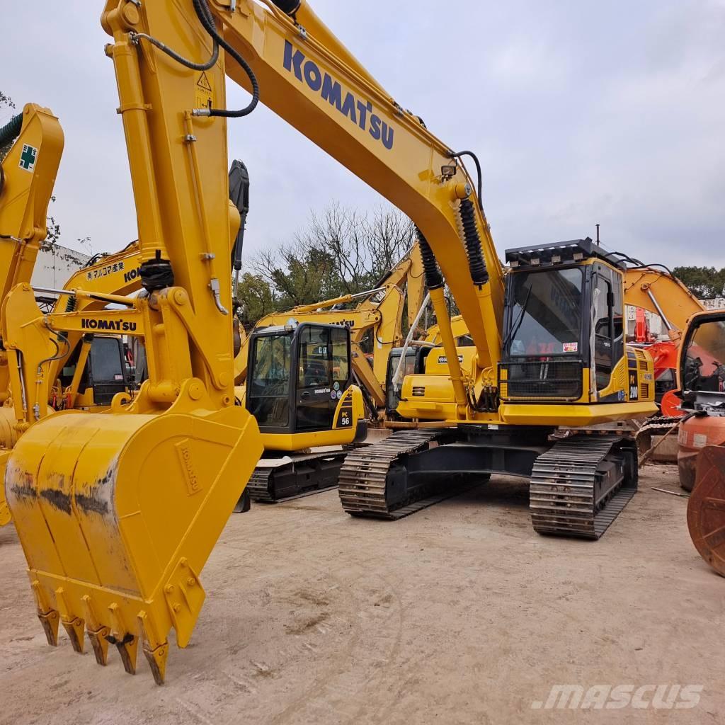 Komatsu PC 220-8 حفارات زحافة