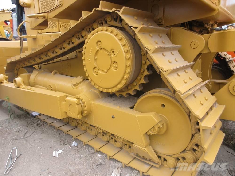 CAT D 8 N بلدوزرات مجنزرة