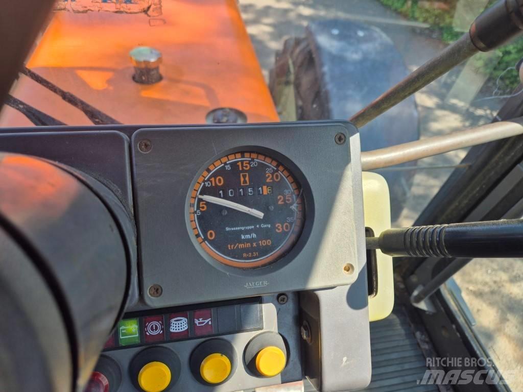 Renault 133.14 TX الجرارات