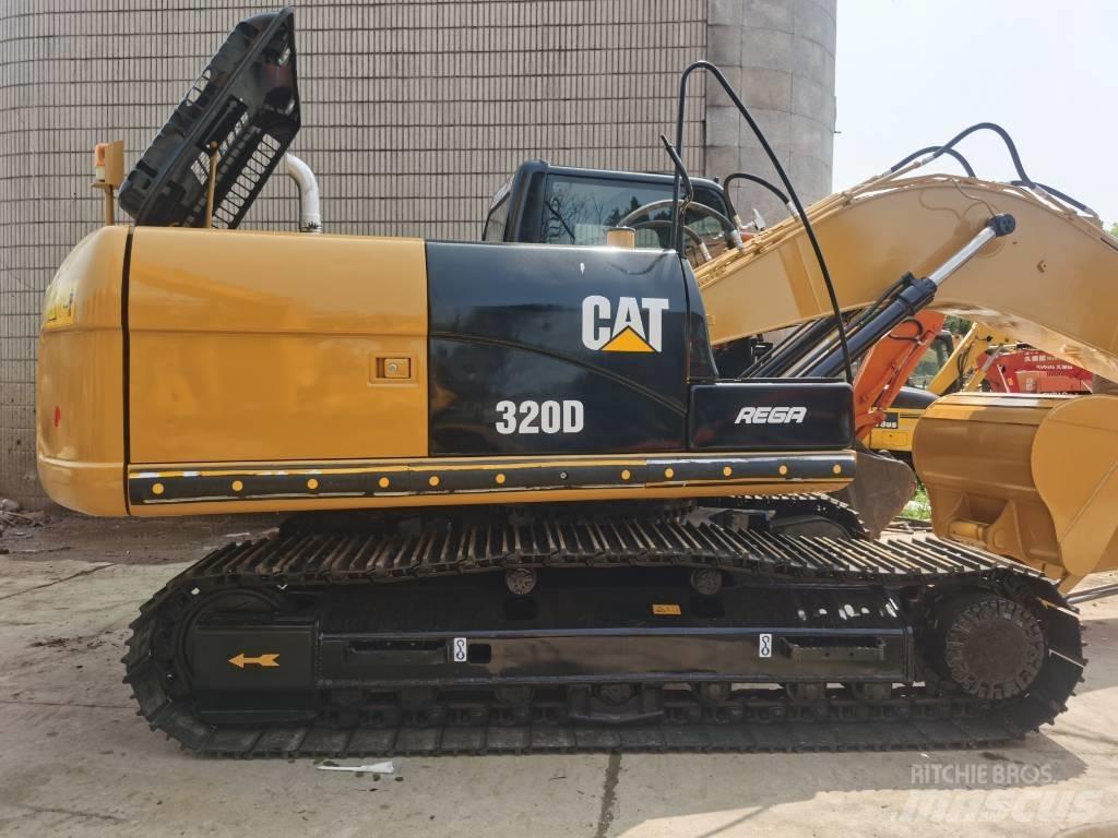 CAT 320 D حفارات زحافة