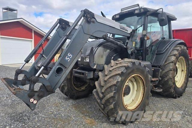 Valtra N141 HiTech الجرارات
