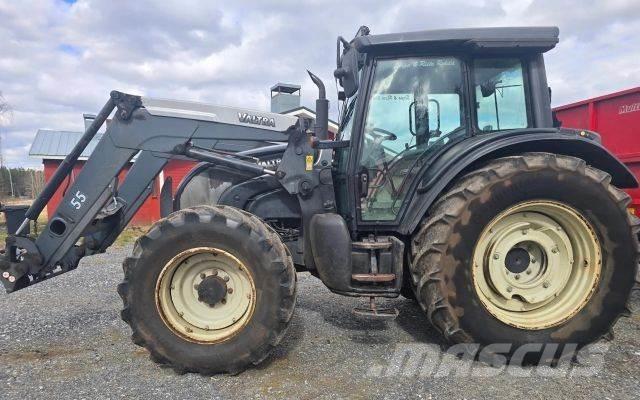 Valtra N141 HiTech الجرارات