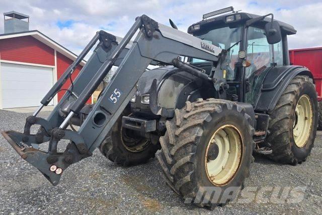 Valtra N141 HiTech الجرارات