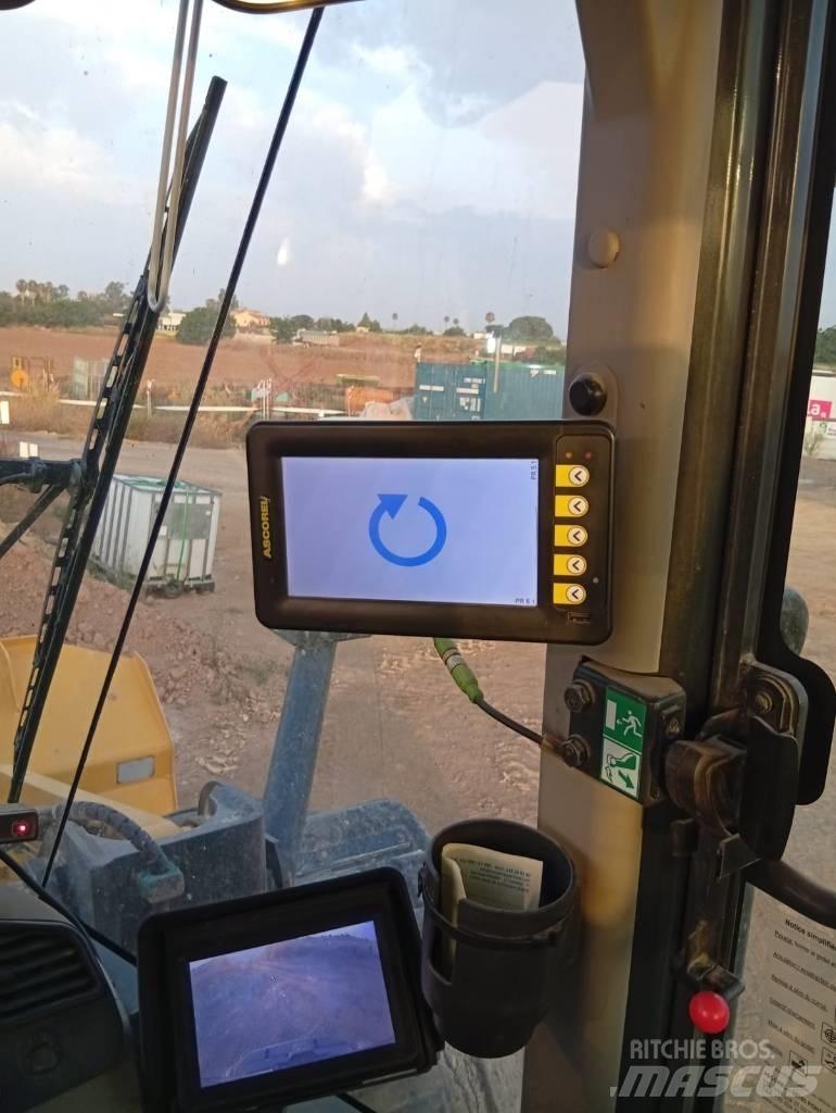 Komatsu WA 380-8 لوادر بعجل