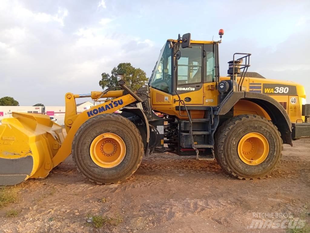 Komatsu WA 380-8 لوادر بعجل