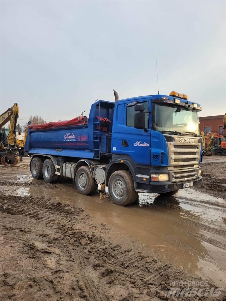 Scania R 420 8X4 شاحنات لوادر