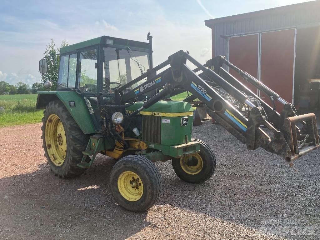 John Deere 2130 الجرارات
