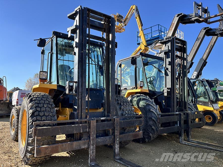 JCB 926 شاحنات الطرق الوعرة