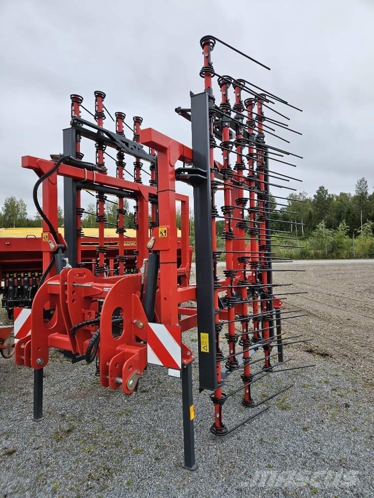 Tume Harrow s 660 L كاسحات