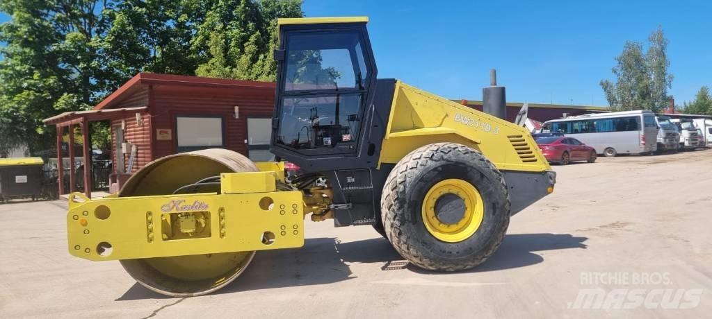 Bomag BW 211 D-3 مداحل أحادية الأسطوانة