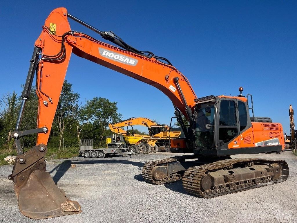 Doosan DX 225 LC-5 حفارات زحافة