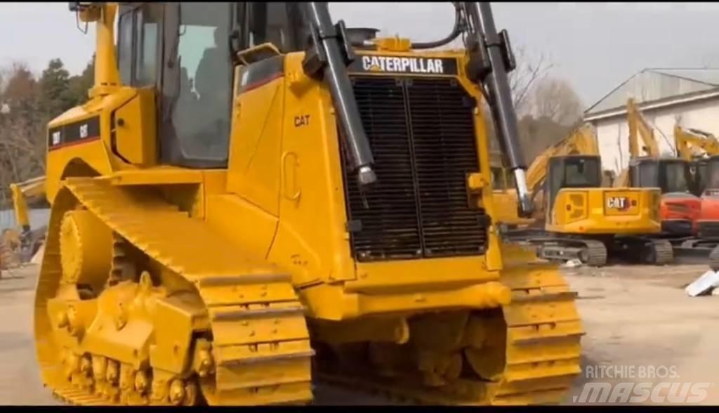 CAT D 8 T بلدوزرات مجنزرة