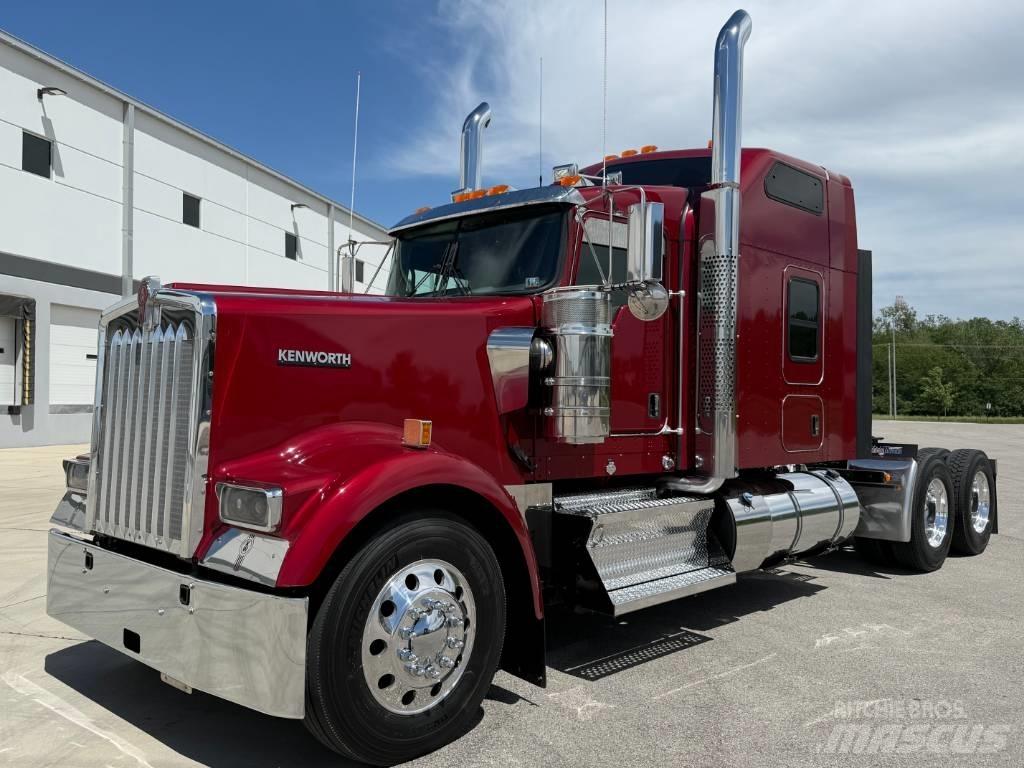 Kenworth W 900 L وحدات الجر