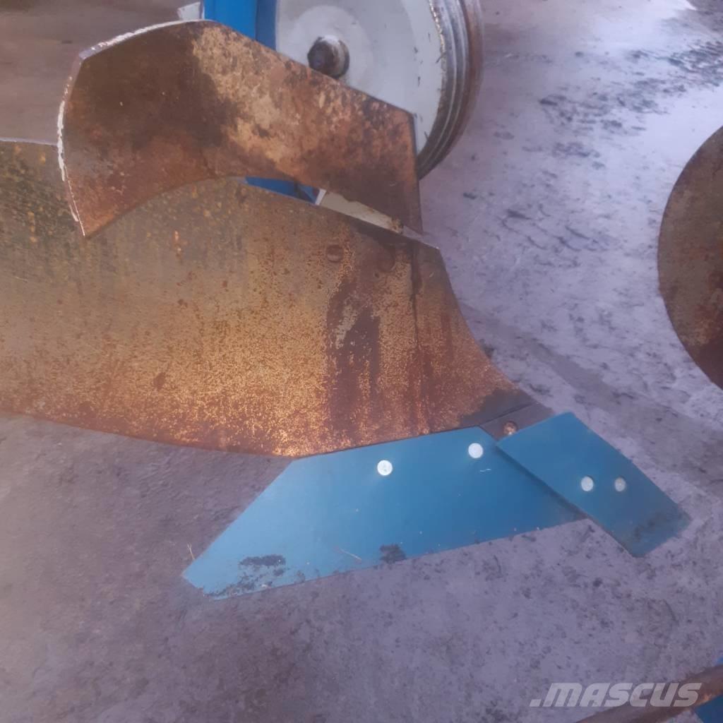 Överum CT 488 H XL محاريث تقليدية