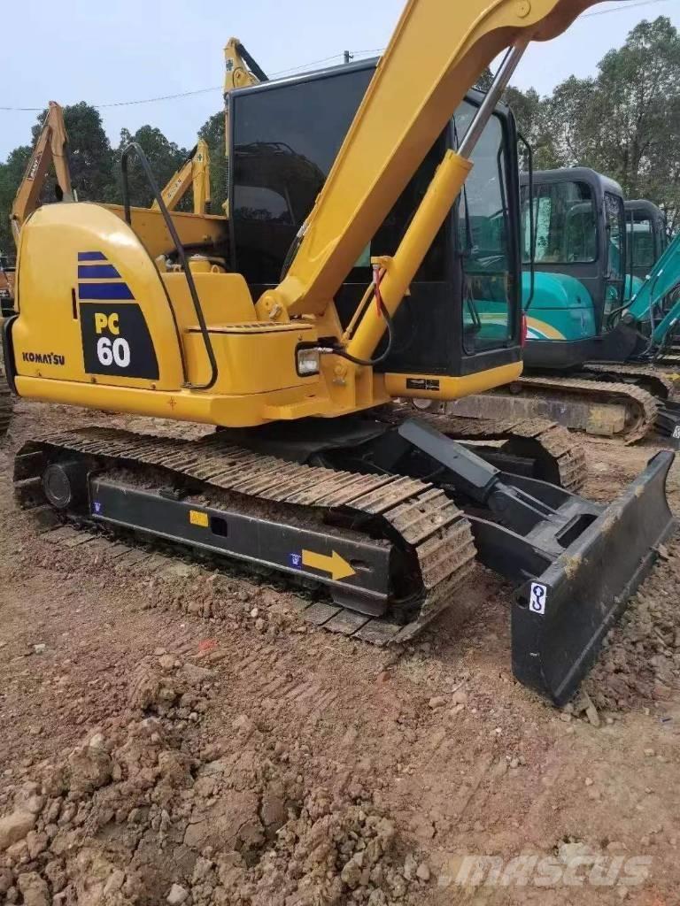 Komatsu PC 60-8 حفارات زحافة