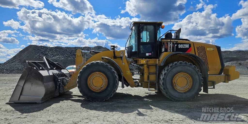 CAT 982 M لوادر بعجل