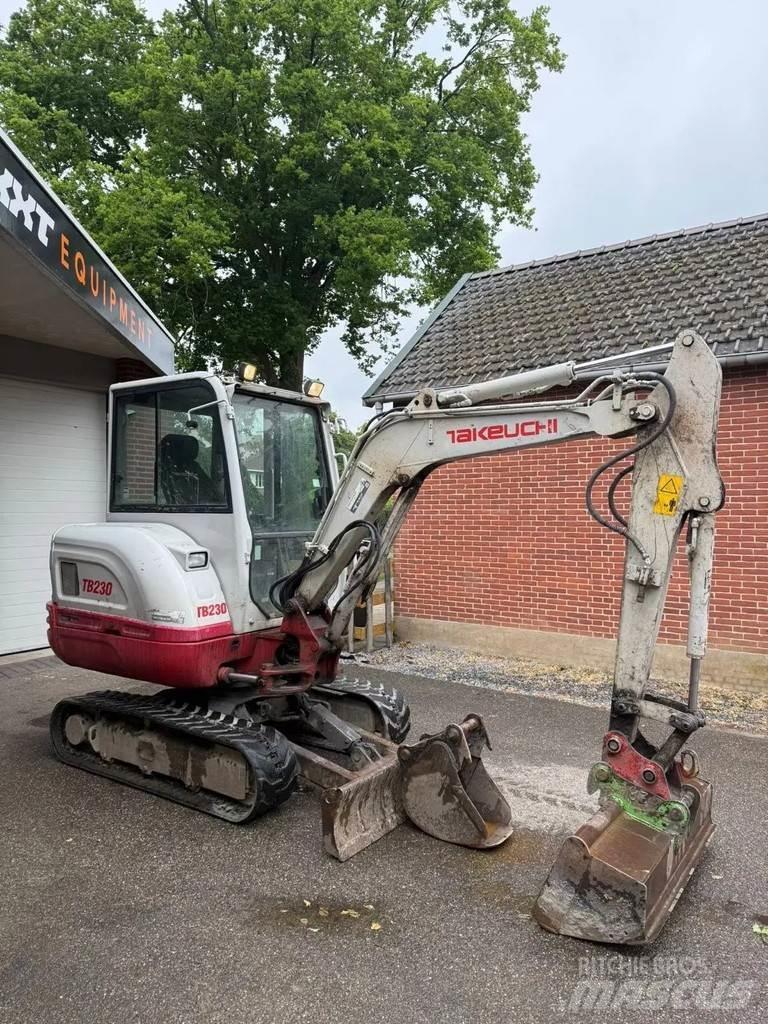 Takeuchi TB230 حفارات صغيرة أقل من 7 طن (حفارات صغيرة)