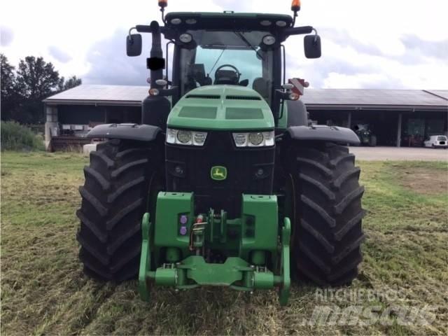 John Deere 8370R الجرارات
