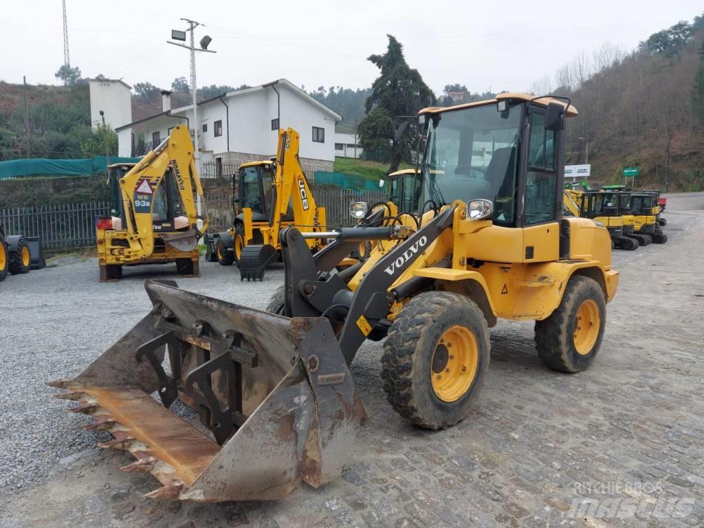 Volvo L 30 G لوادر بعجل