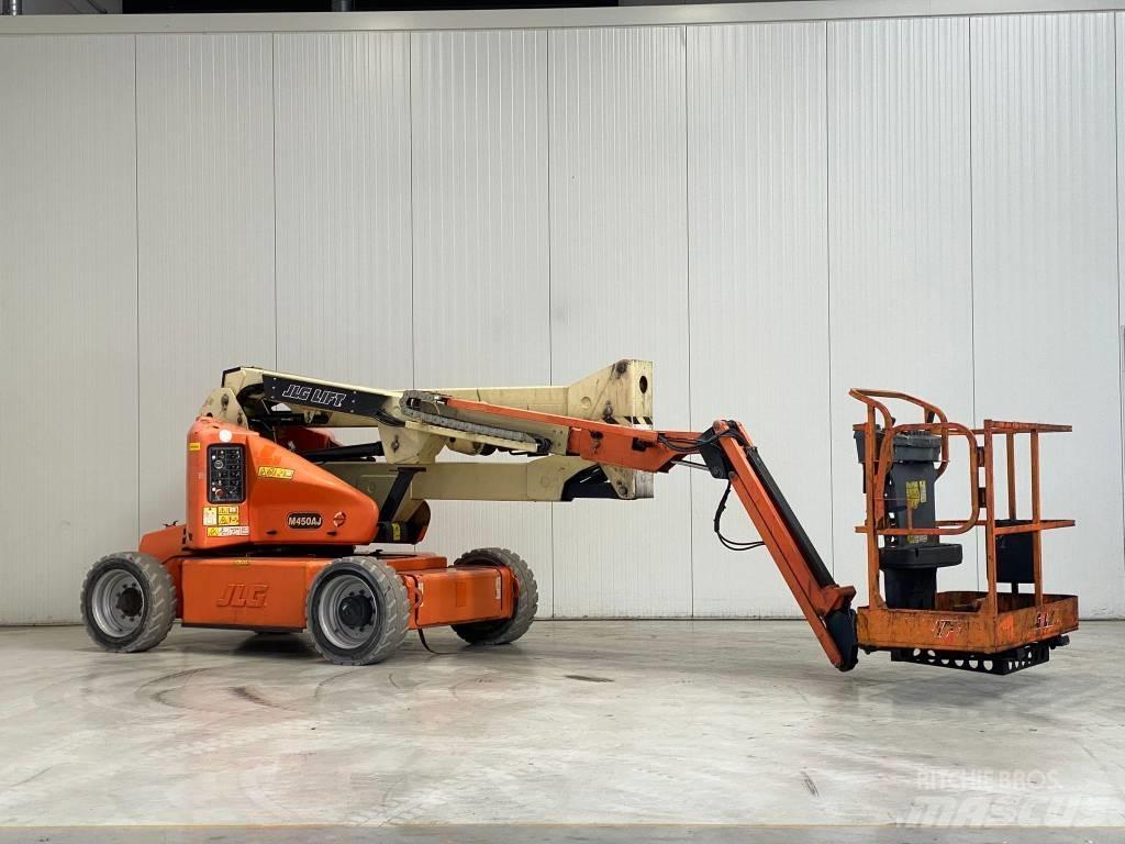 JLG M450AJ رافعات سلة مفصلية