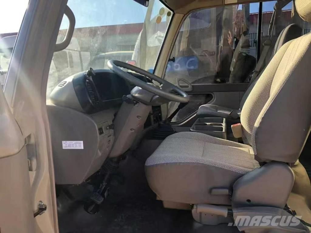 Toyota Coaster Bus حافلة صغيرة