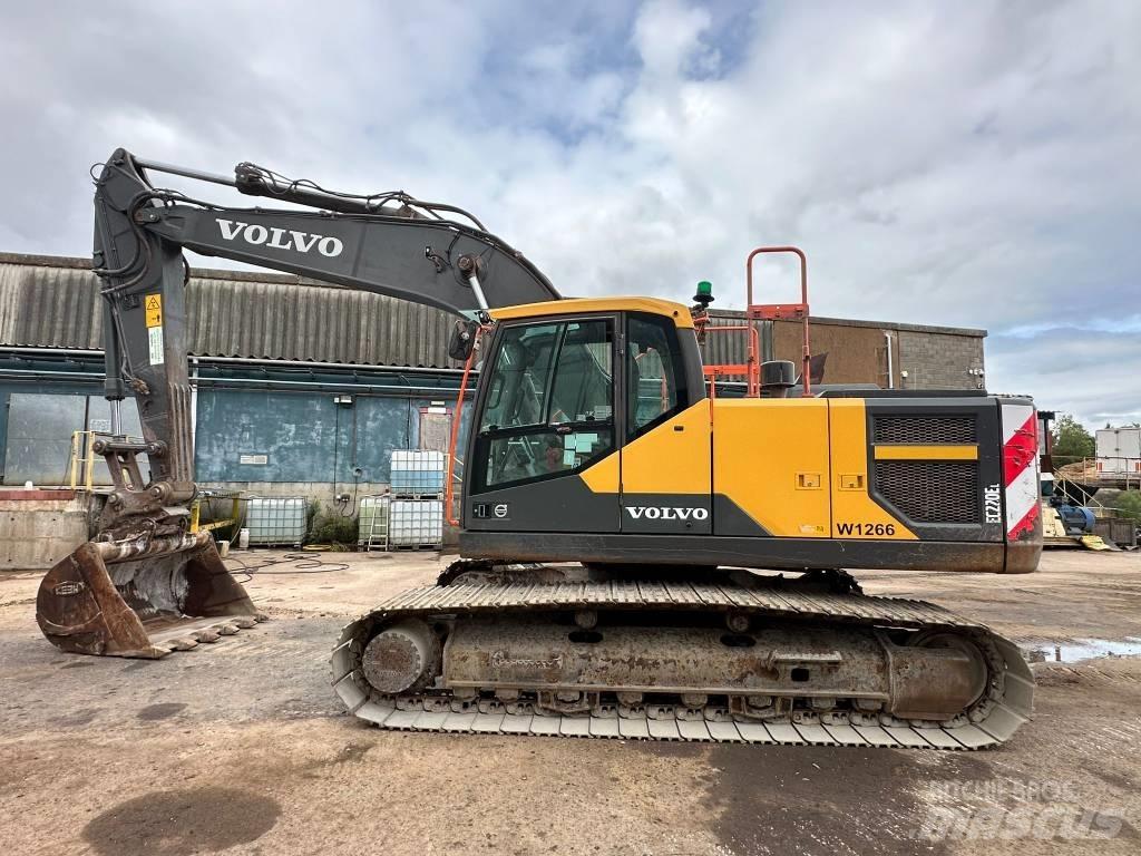 Volvo EC 220 E L حفارات زحافة
