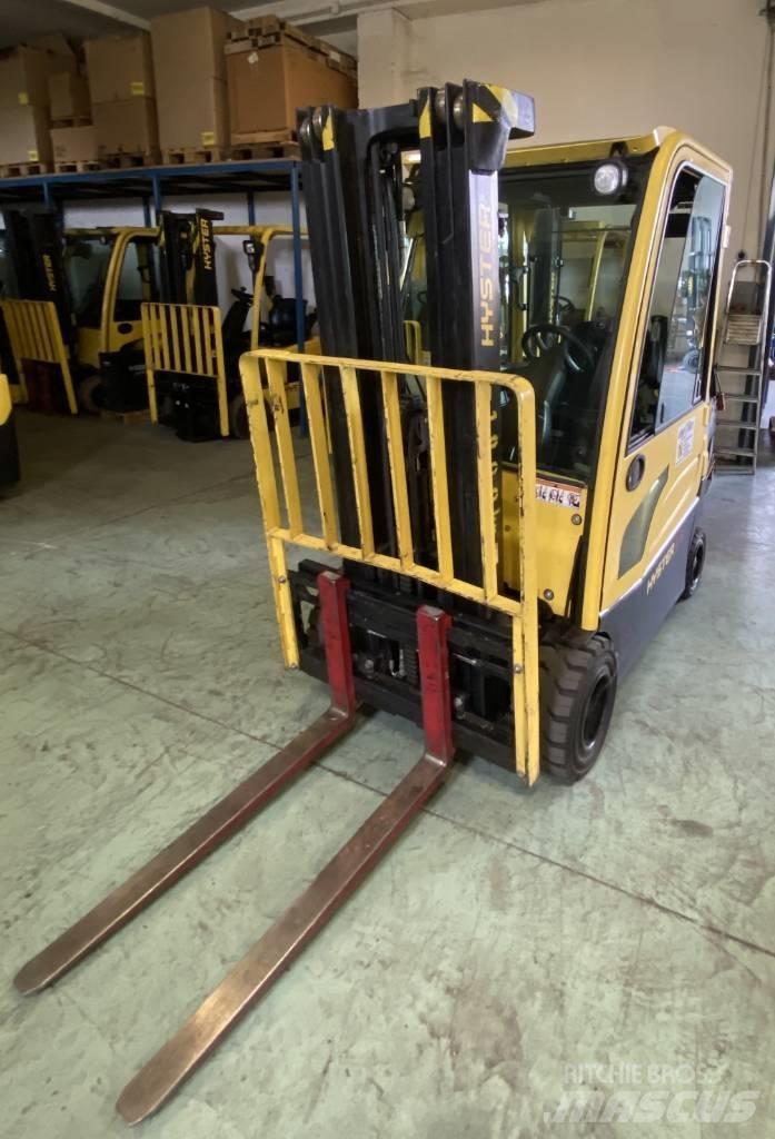 Hyster J1.8XN MWB شاحنات ذات رافعات شوكية تعمل بالكهرباء