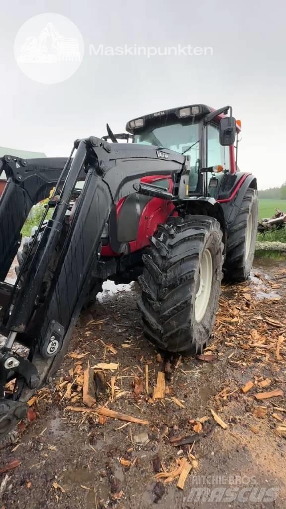 Valtra N 121 الجرارات