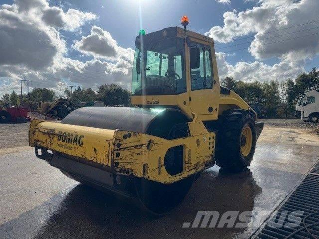 Bomag BW 213 D H-4 مداحل أحادية الأسطوانة