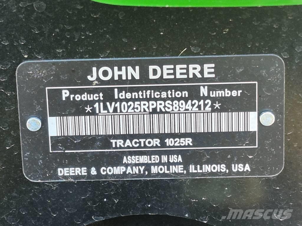 John Deere 1025 R الجرارات