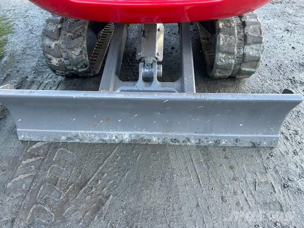 Takeuchi TB 230 حفارات صغيرة أقل من 7 طن (حفارات صغيرة)