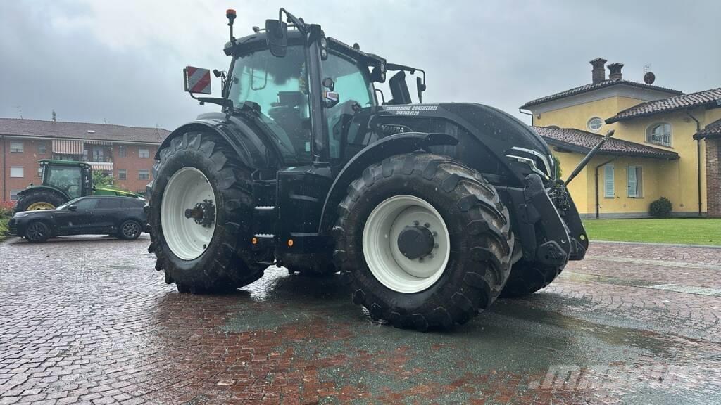 Valtra Q305 الجرارات