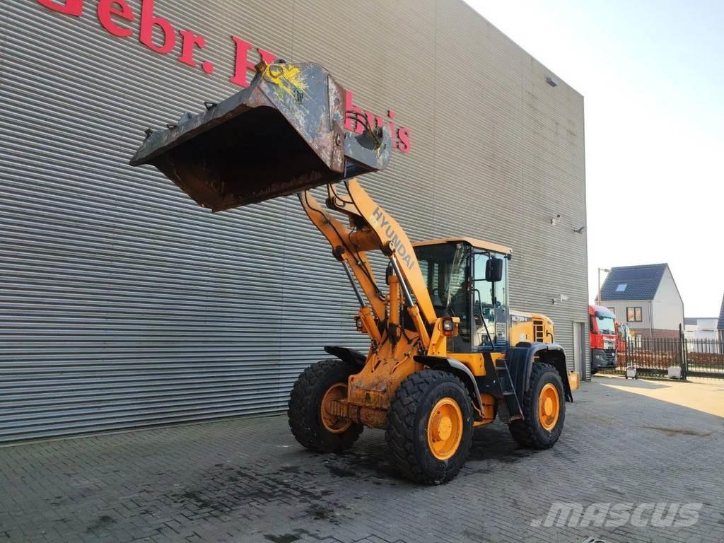 Hyundai HL 730-9 لوادر بعجل
