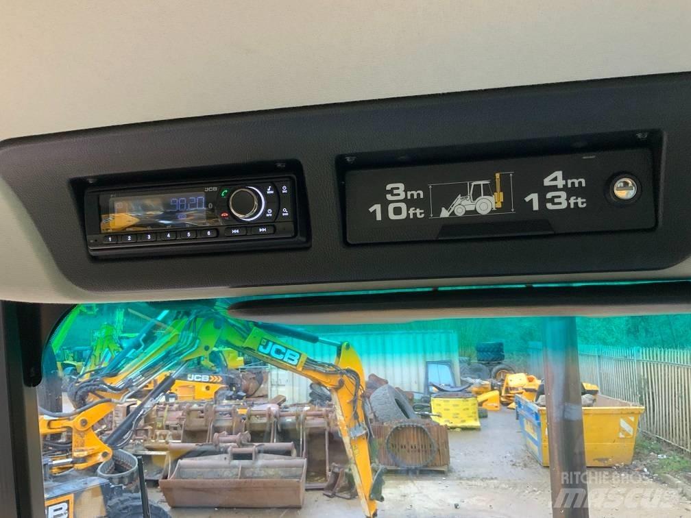 JCB 4 CX لوادر ذات جرافات عكسية