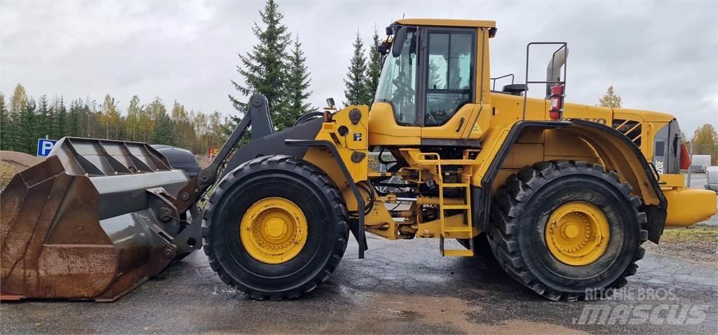 Volvo L220F لوادر بعجل