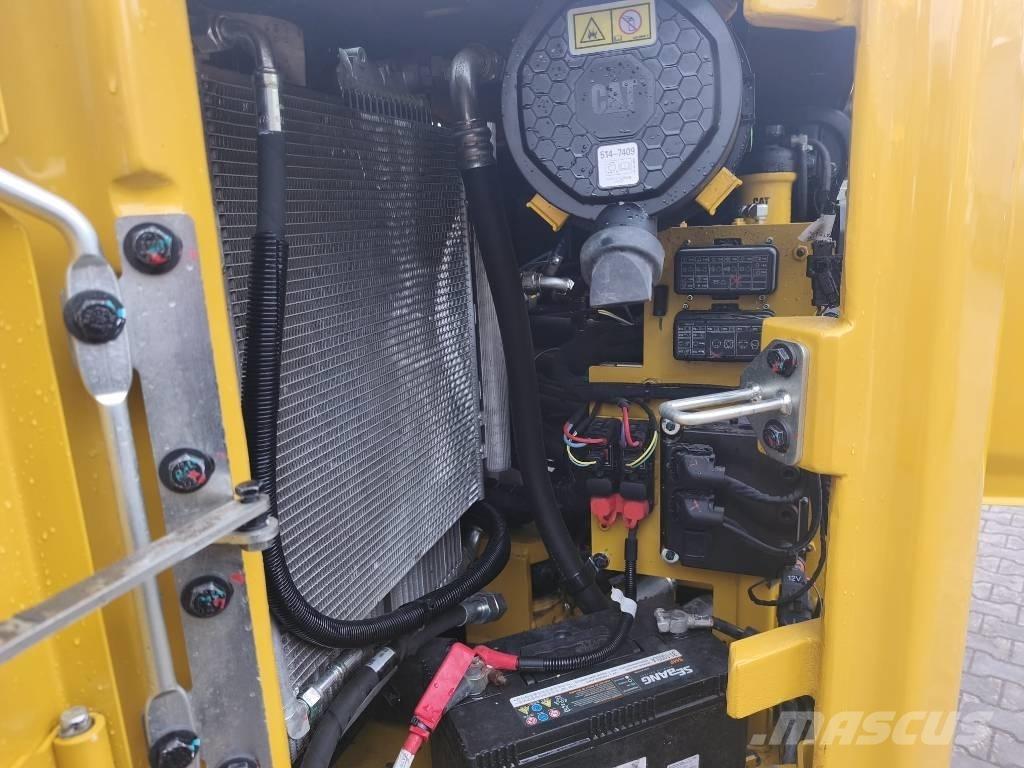 CAT 308 حفارات زحافة