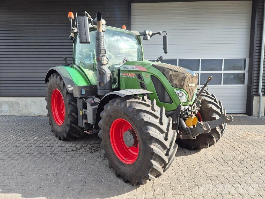 Fendt 718 الجرارات
