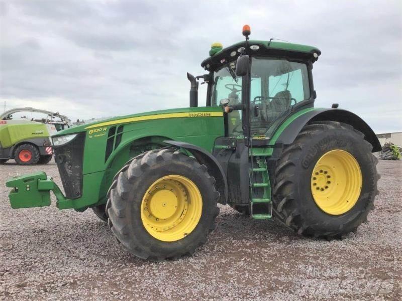 John Deere 8320 R الجرارات