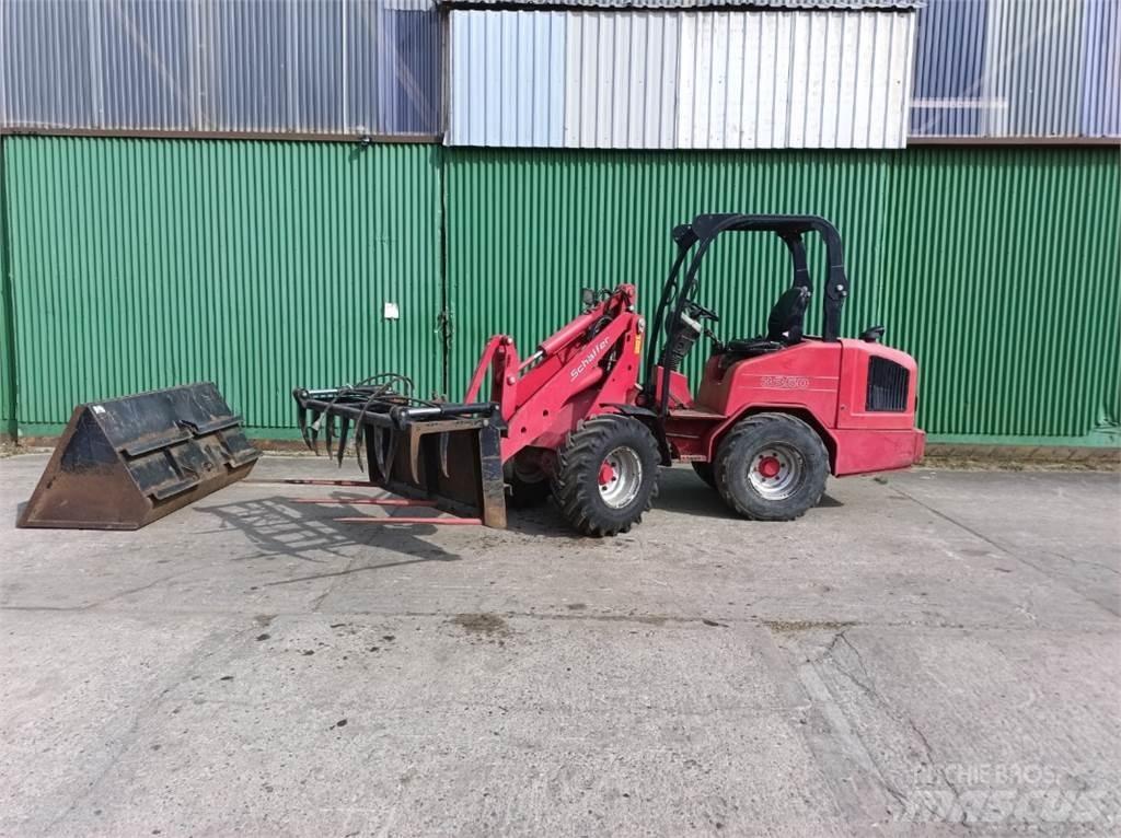 Schäffer 3350 لوادر بعجل