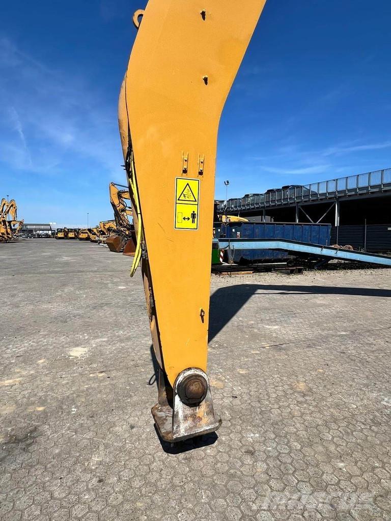 CAT MH3040 مناولات المخلفات / مناولات صناعية