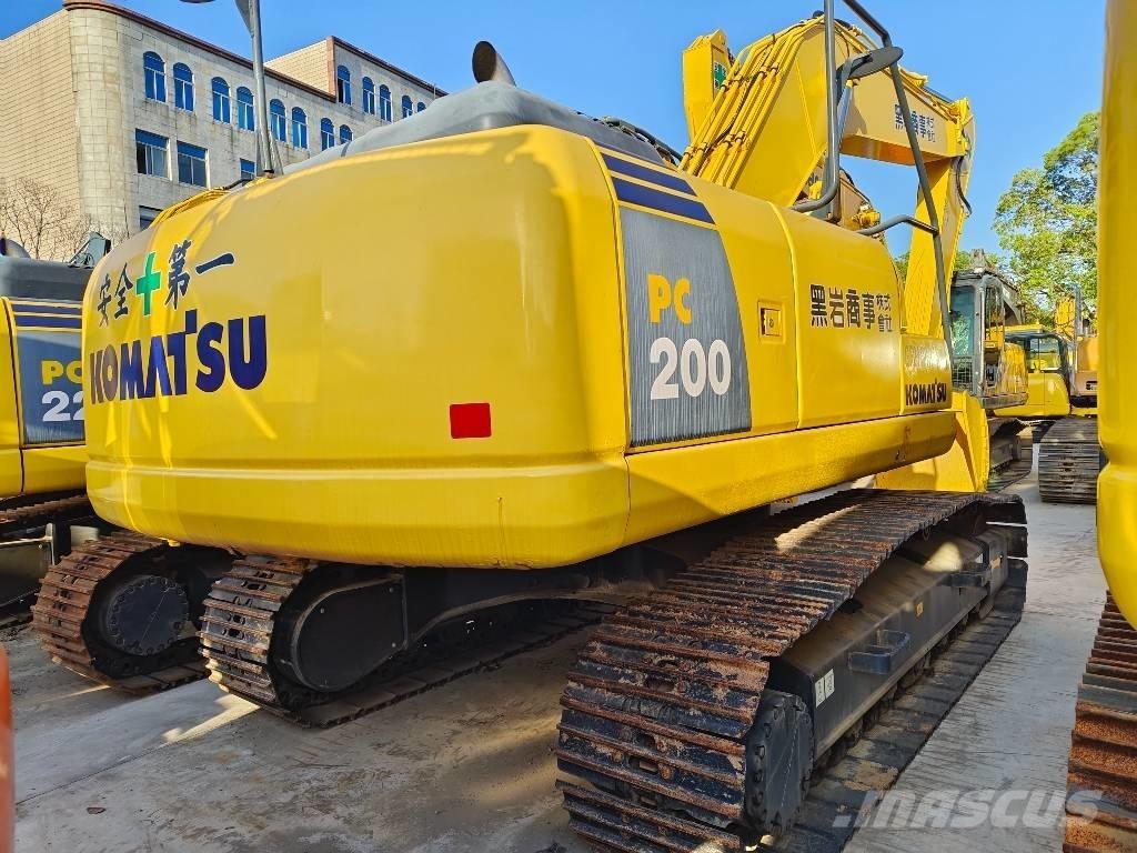 Komatsu PC 200-8 حفارات زحافة