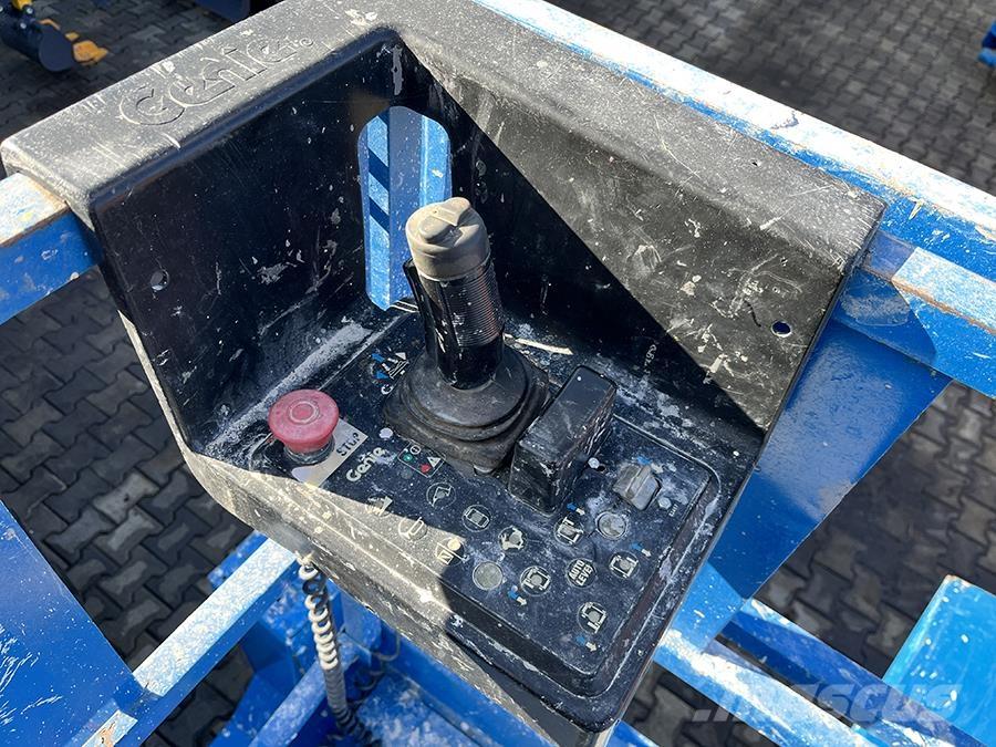 Genie GS-3268 رافعات مقصية الشكل