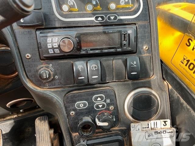 JCB 540-140 مناولات متداخلة