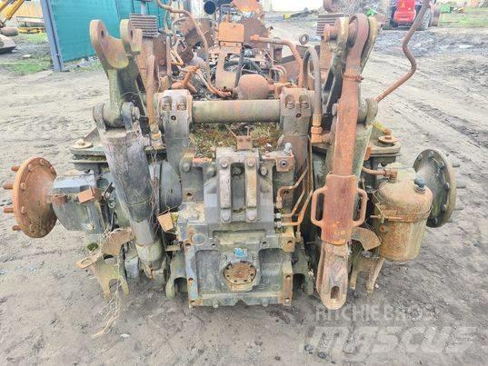 CLAAS Axion 930   Wom أذرع الغطاس