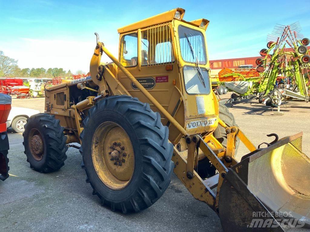 Volvo BM LM 841 لوادر وحفارات أمامية