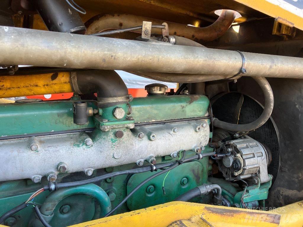 Volvo BM LM 841 لوادر وحفارات أمامية